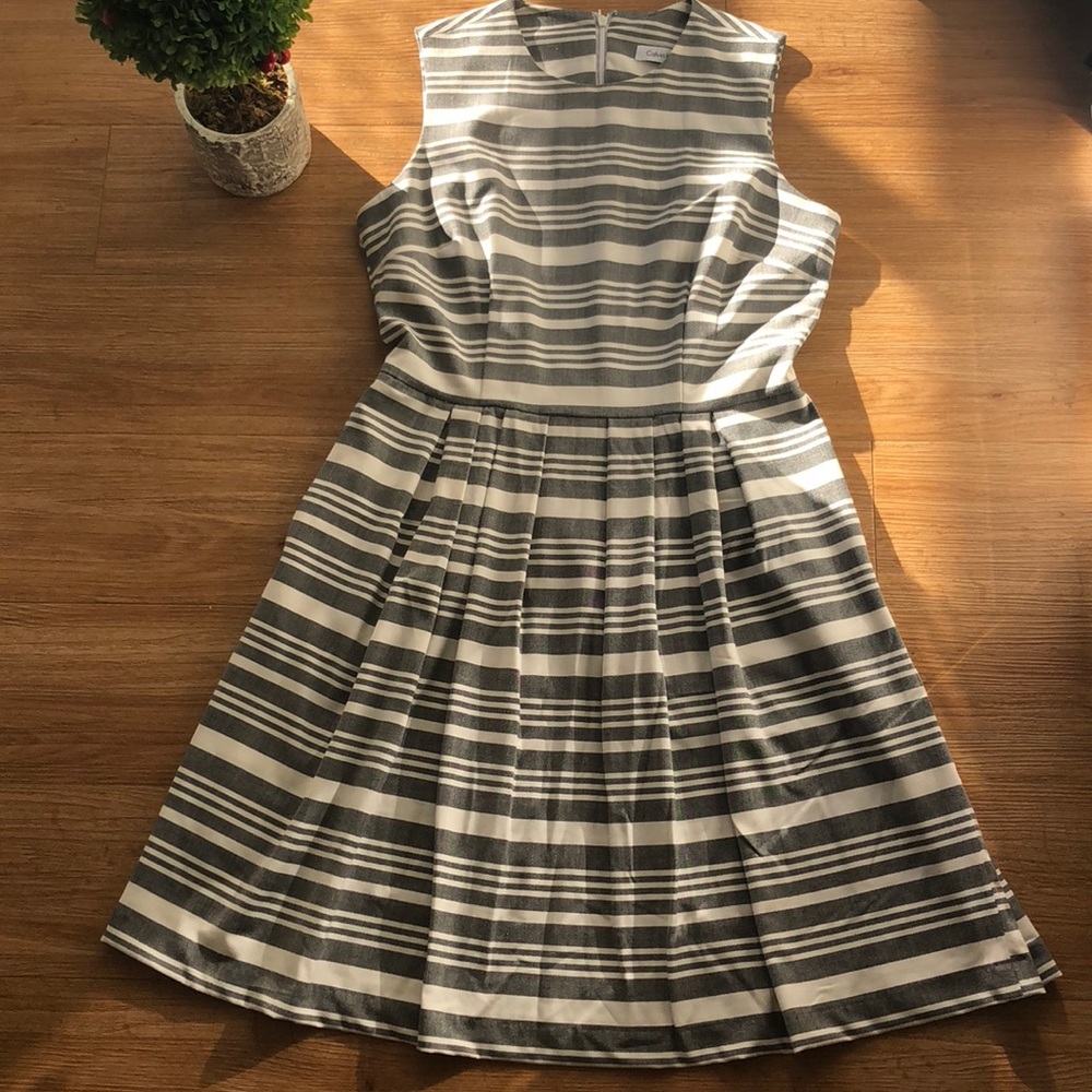 CALVIN KLEIN || Grey and White Striped Dress
